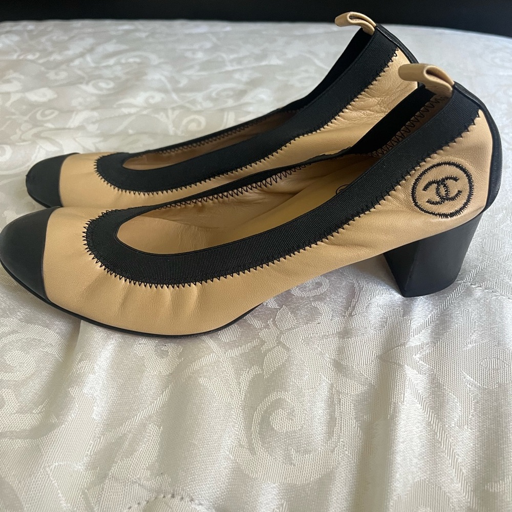 Chanel Vintage Chic Two-Tone 2 in ballet flats
